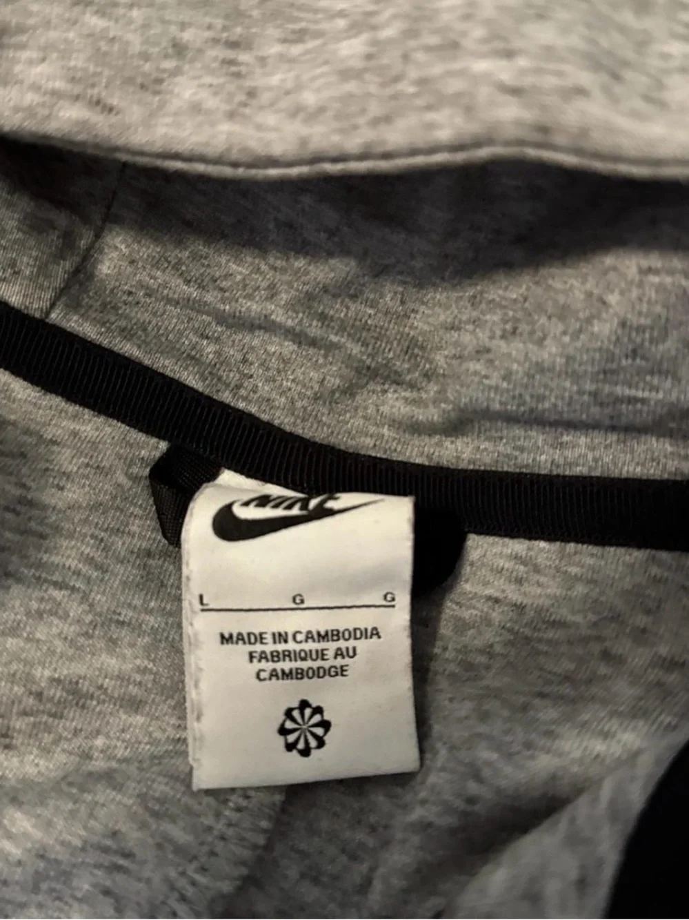 Nike Men’s Grey Full-Zip Hoodie Tech Jacket